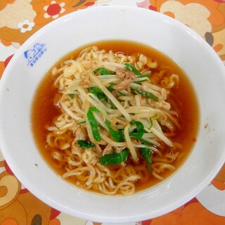 ニラもやしピリ辛しょうゆラーメン